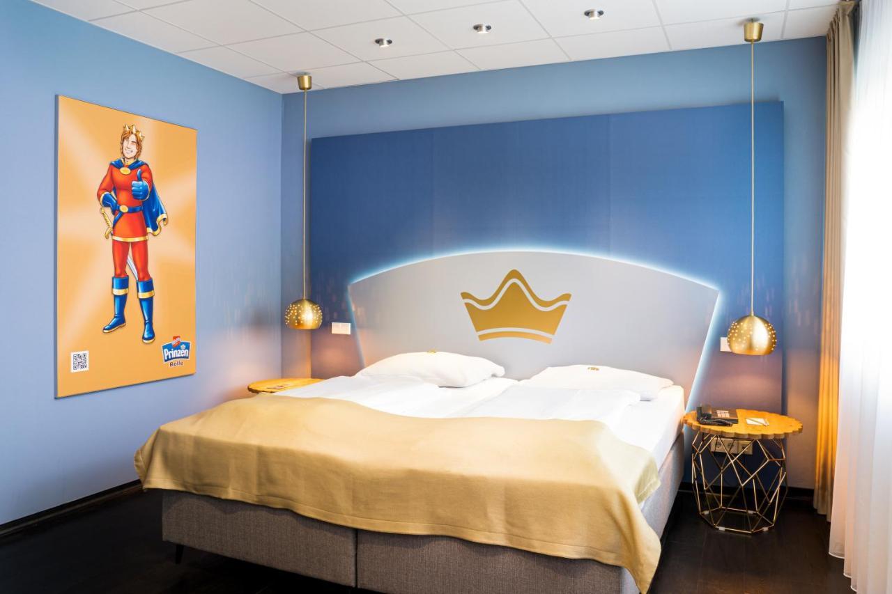 Food Hotel Нойвид Экстерьер фото