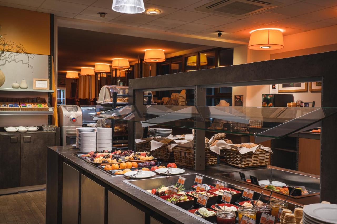 Food Hotel Нойвид Экстерьер фото
