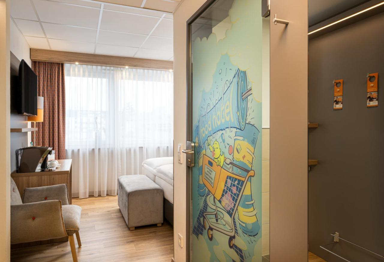 Food Hotel Нойвид Экстерьер фото