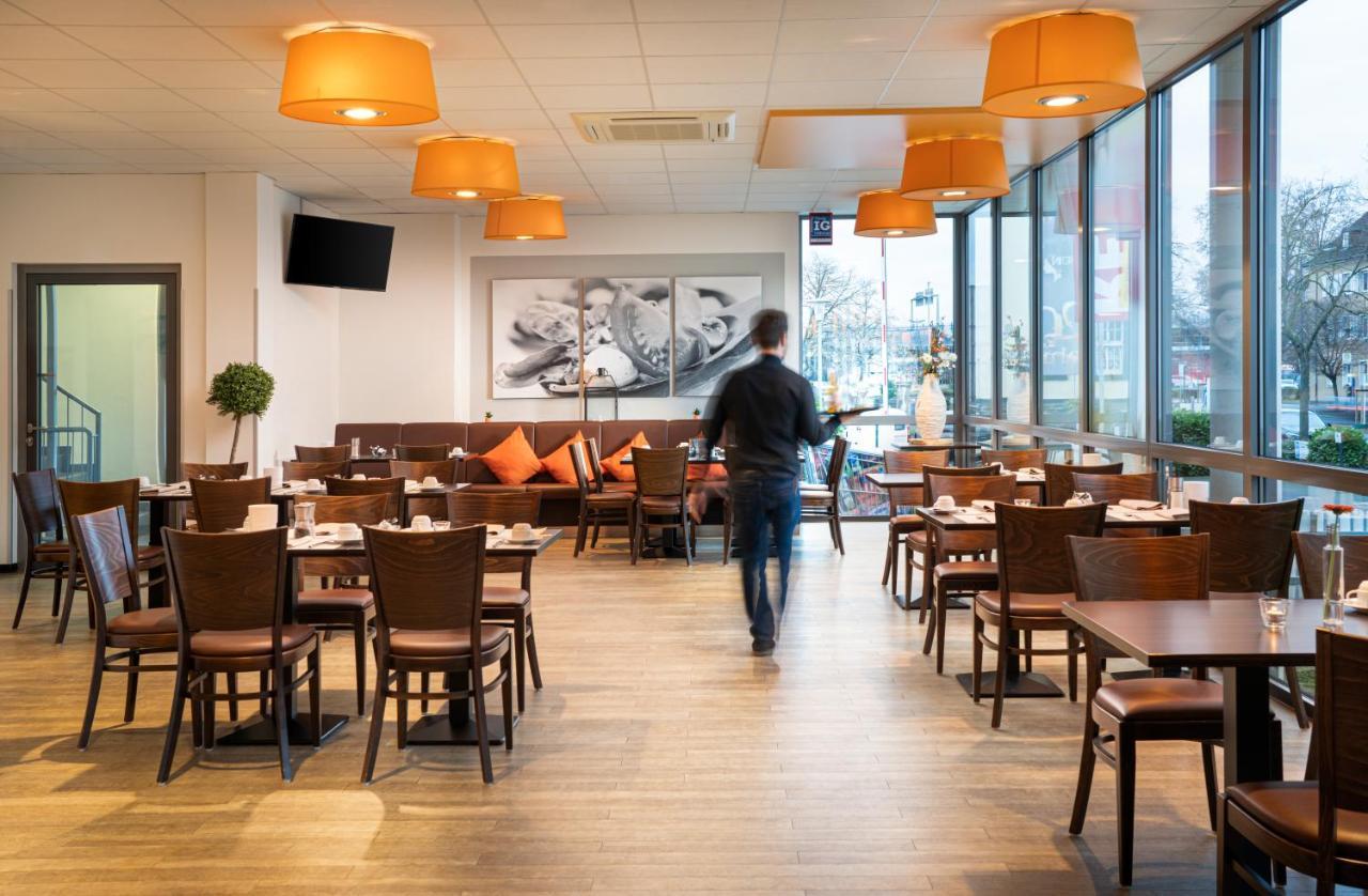 Food Hotel Нойвид Экстерьер фото