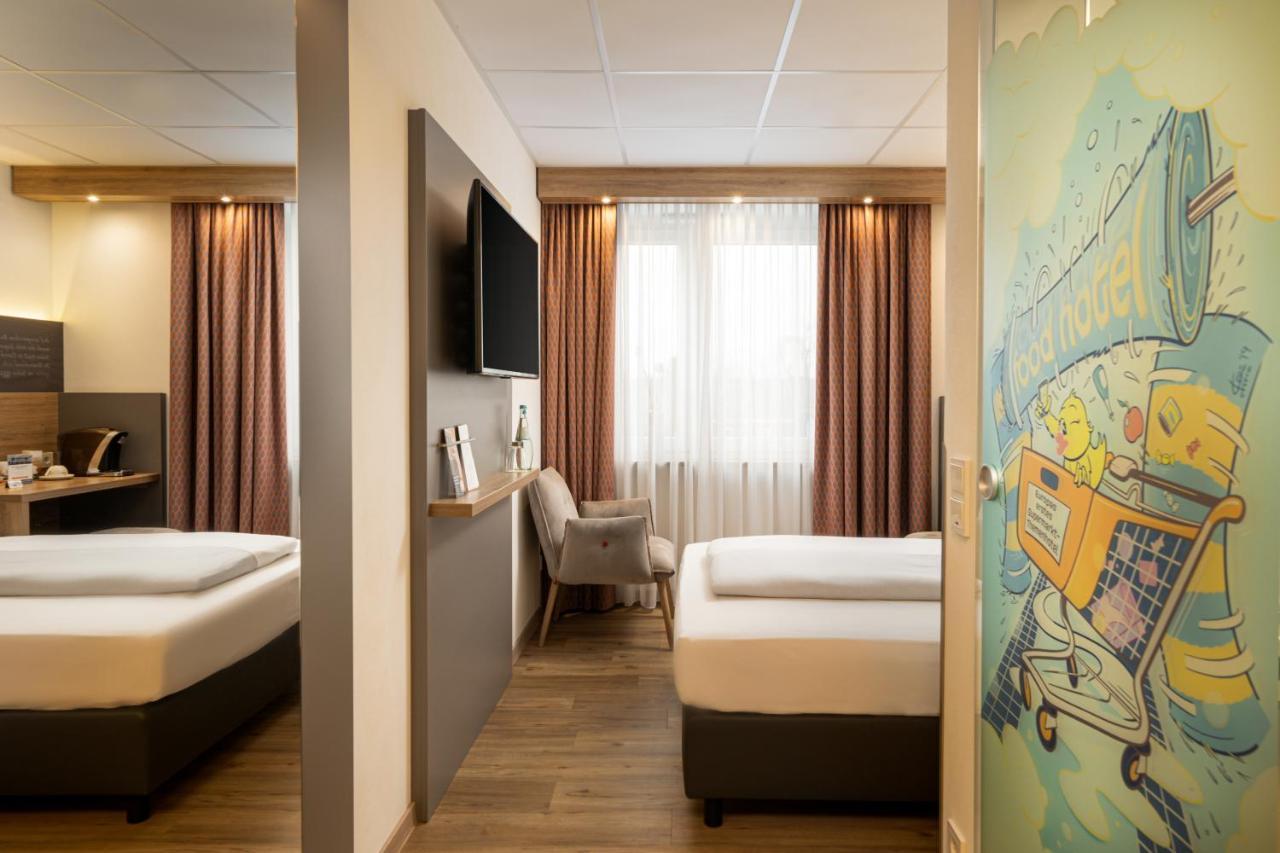 Food Hotel Нойвид Экстерьер фото